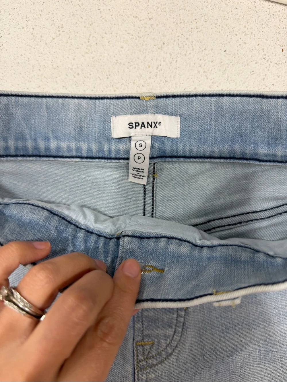 Spanx Light Blue Denim High-Rise Women’s Shorts size small
